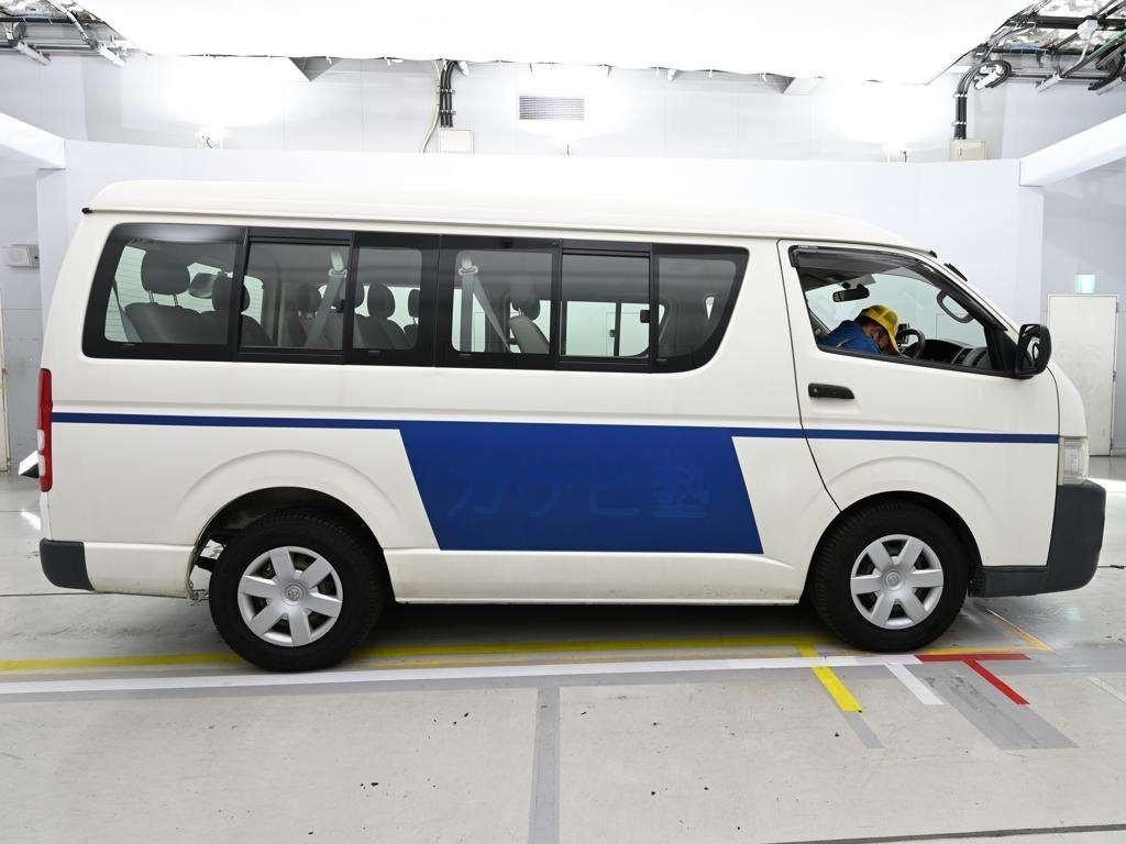 TOYOTA HIACE