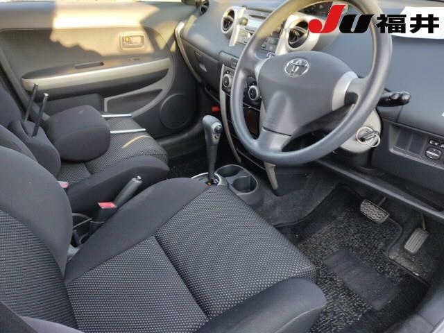 TOYOTA IST