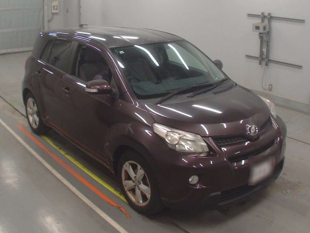 TOYOTA IST