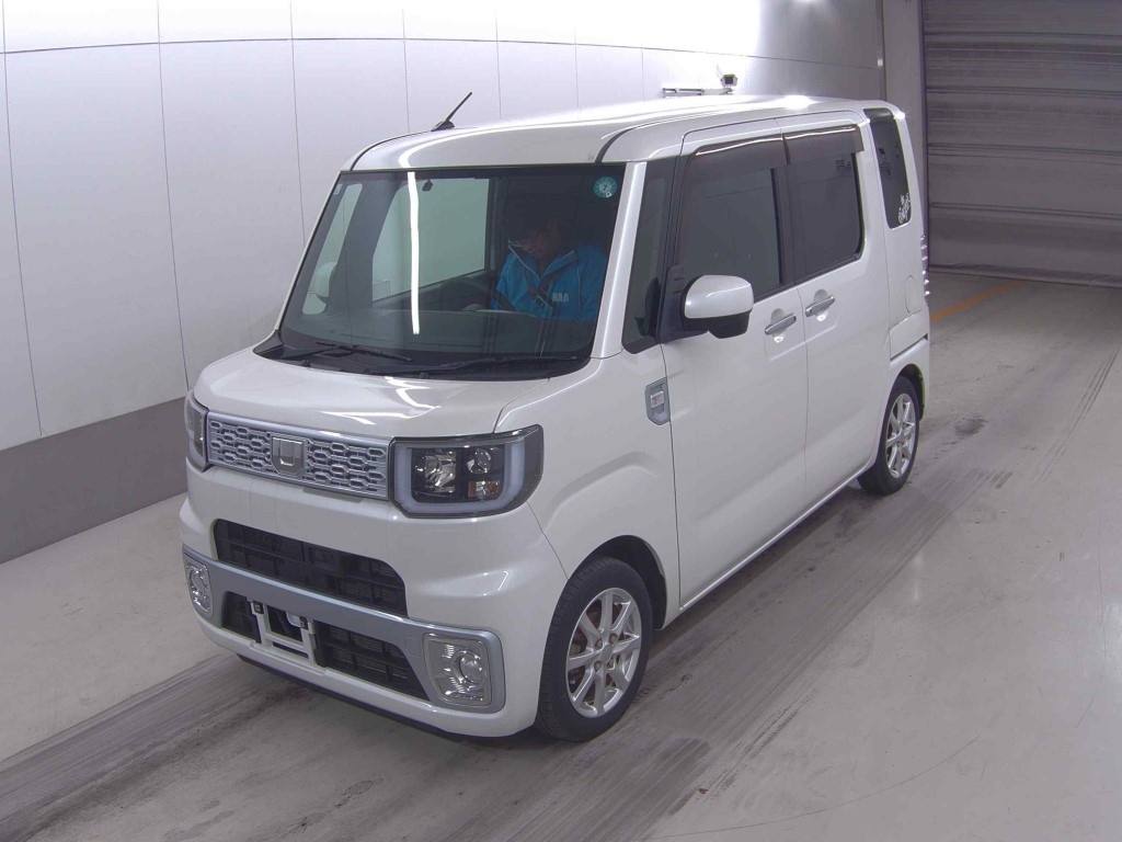 DAIHATSU WAKE