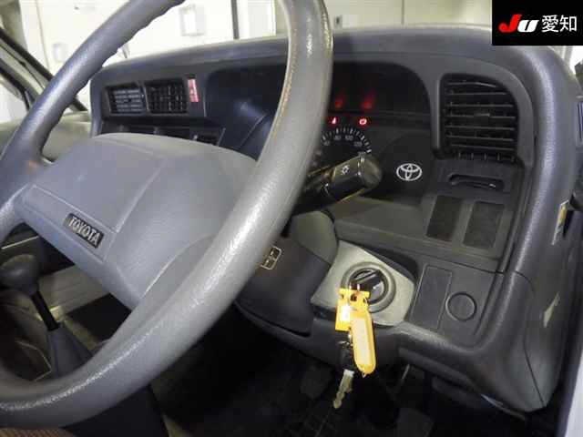 TOYOTA REGIUS ACE