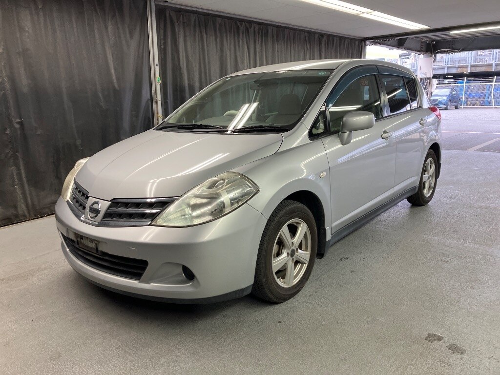 NISSAN TIIDA