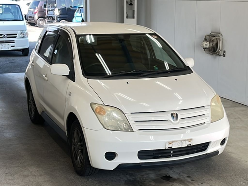 TOYOTA IST