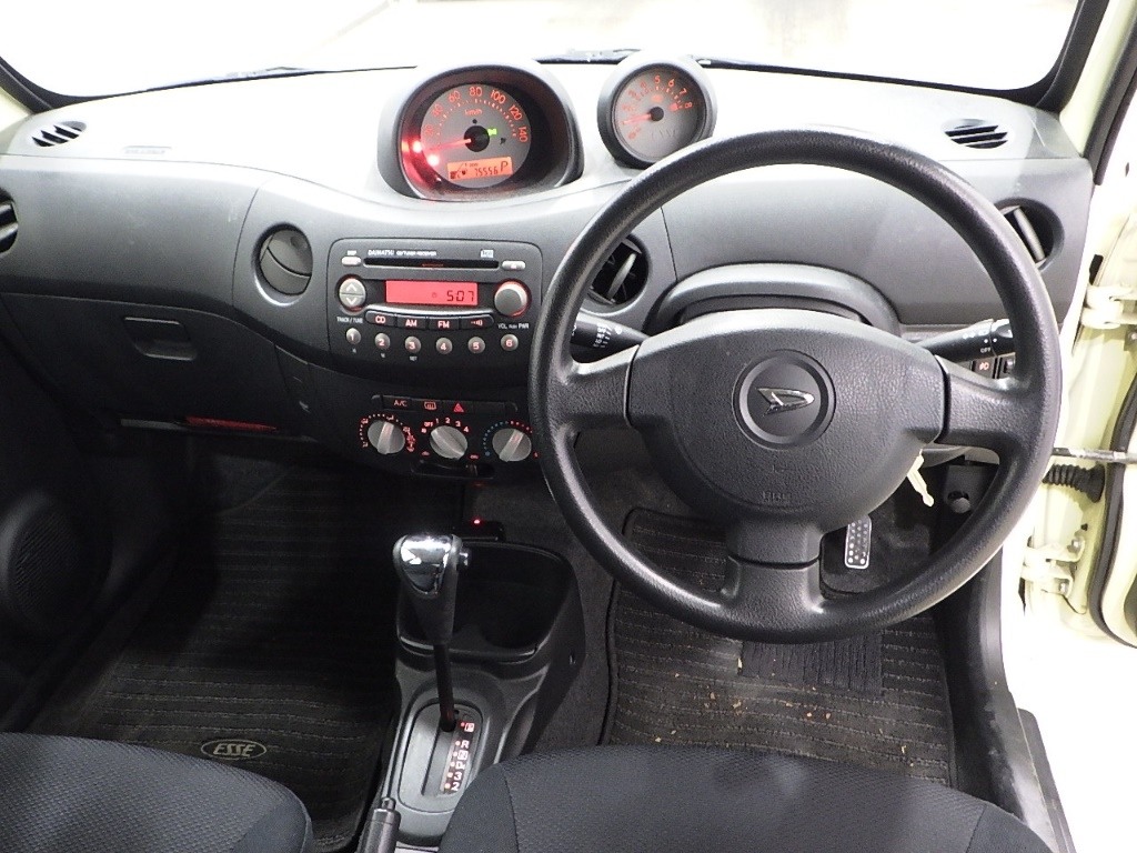 DAIHATSU ESSE