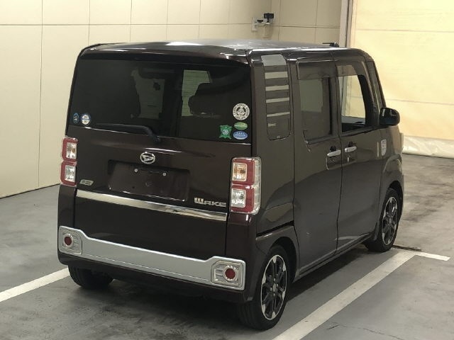 DAIHATSU WAKE