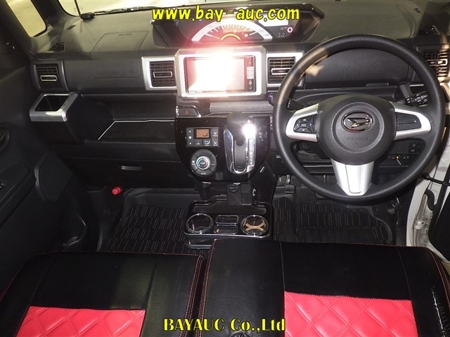 DAIHATSU WAKE
