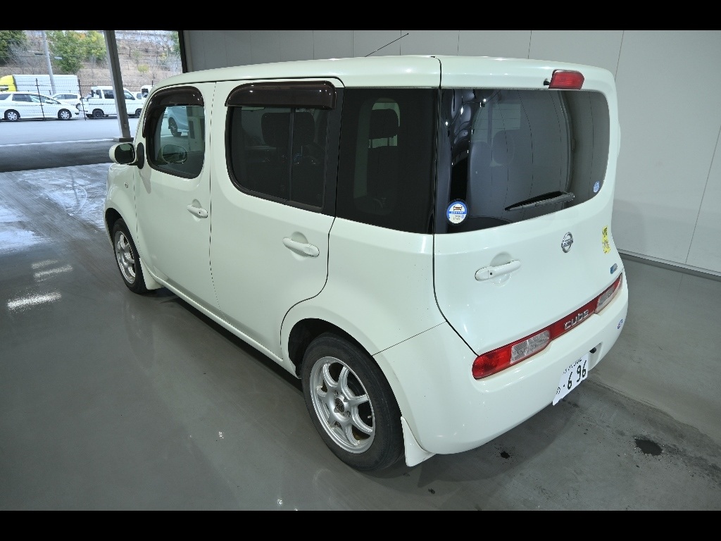 NISSAN CUBE