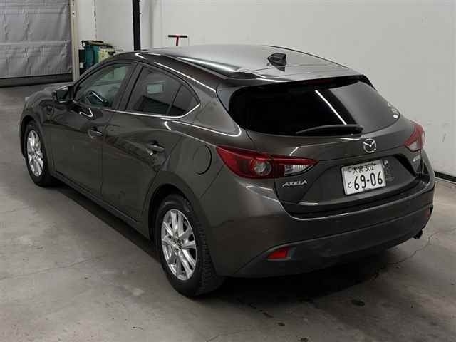 MAZDA AXELA