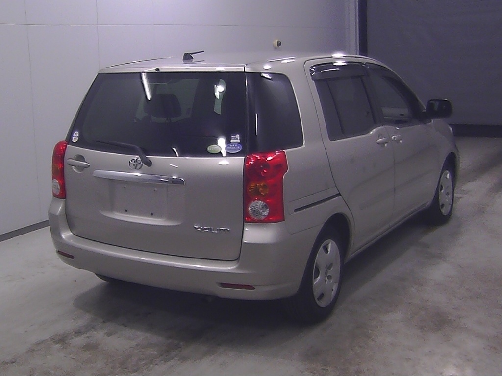TOYOTA RAUM