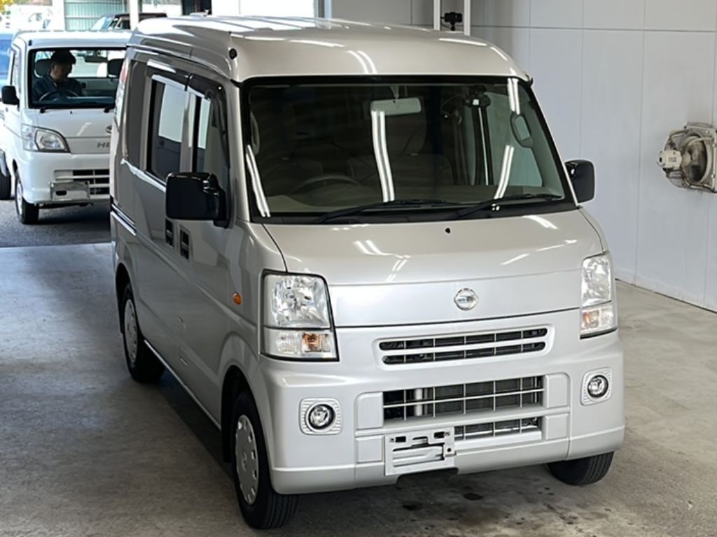 NISSAN NV100 CLIPPER