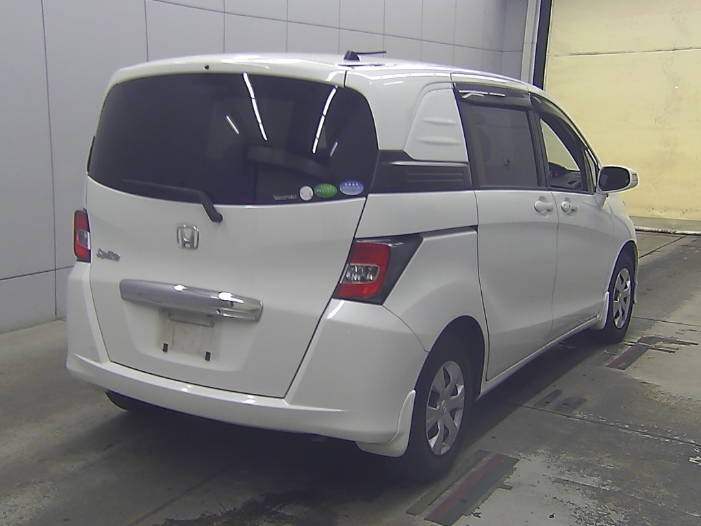 HONDA FREED SPIKE
