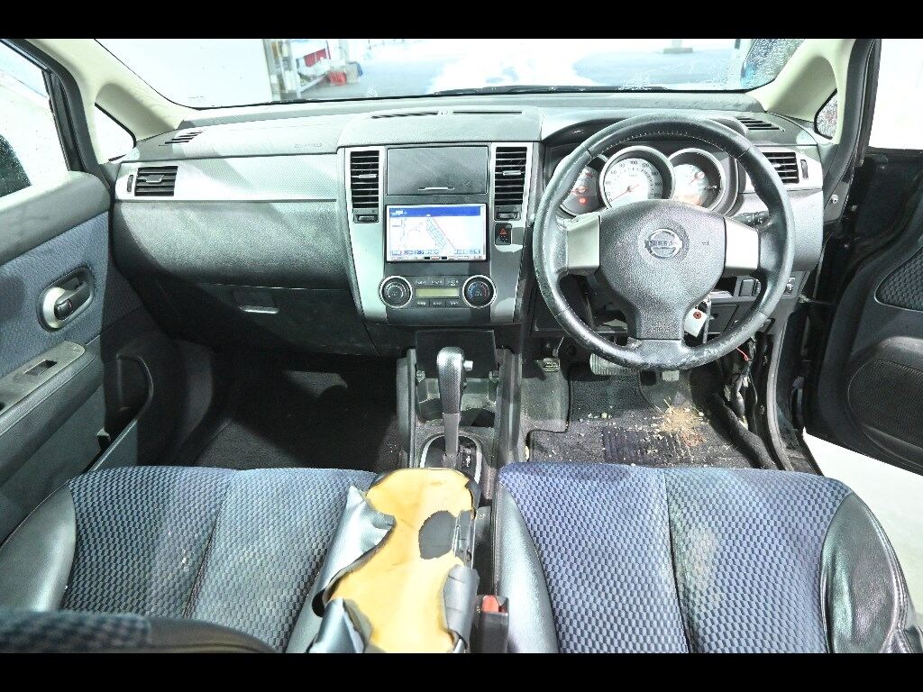 NISSAN TIIDA