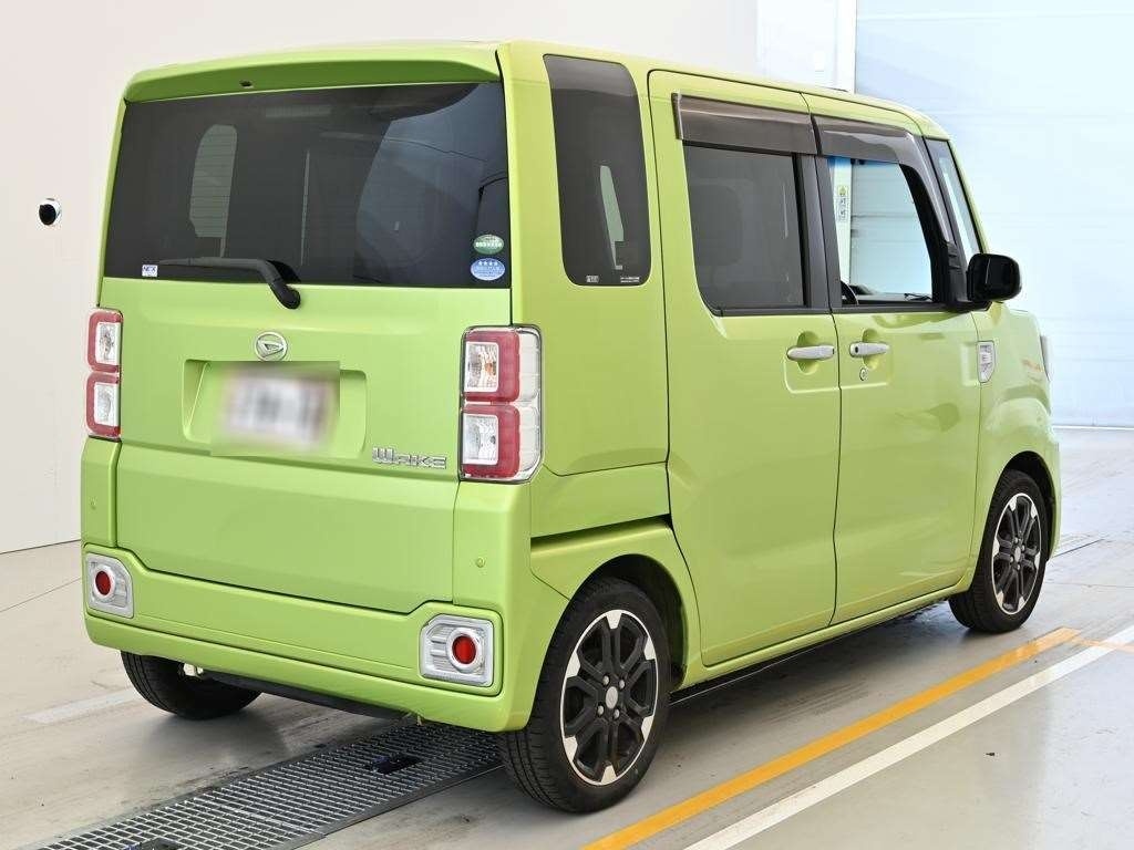 DAIHATSU WAKE