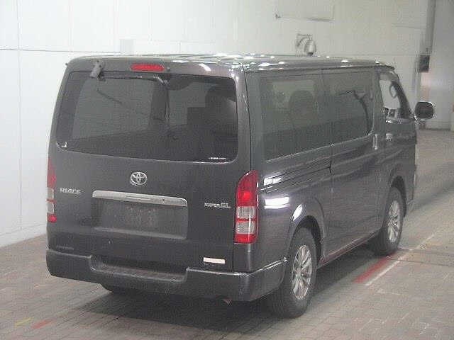 TOYOTA REGIUS ACE