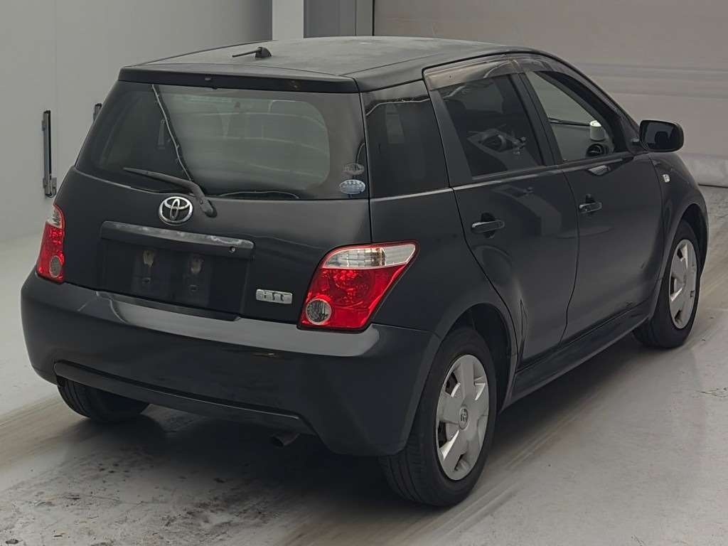 TOYOTA IST