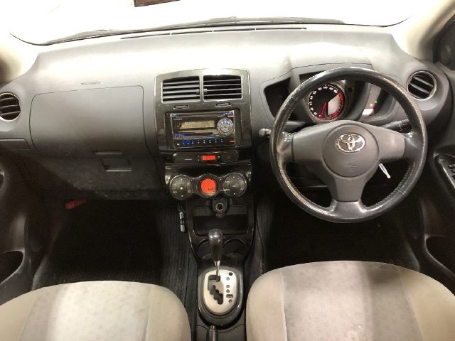 TOYOTA IST