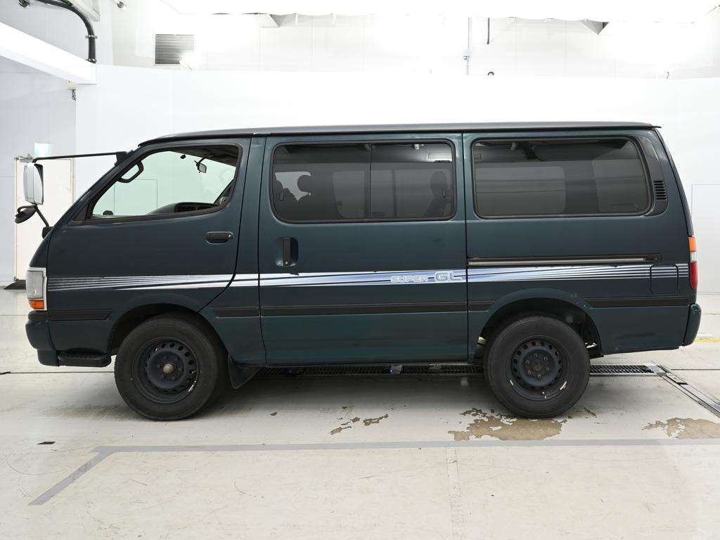TOYOTA REGIUS ACE