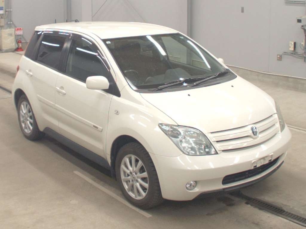 TOYOTA IST