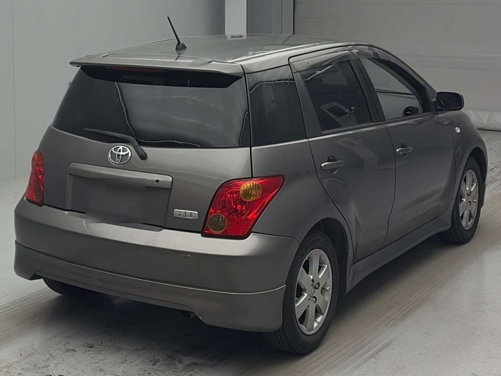 TOYOTA IST