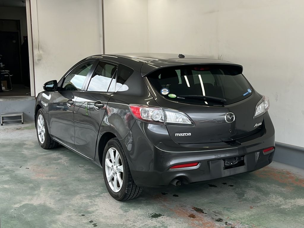 MAZDA AXELA