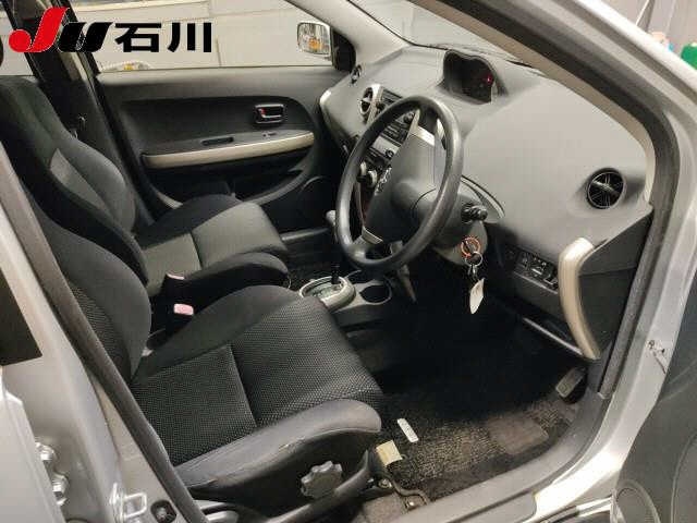TOYOTA IST