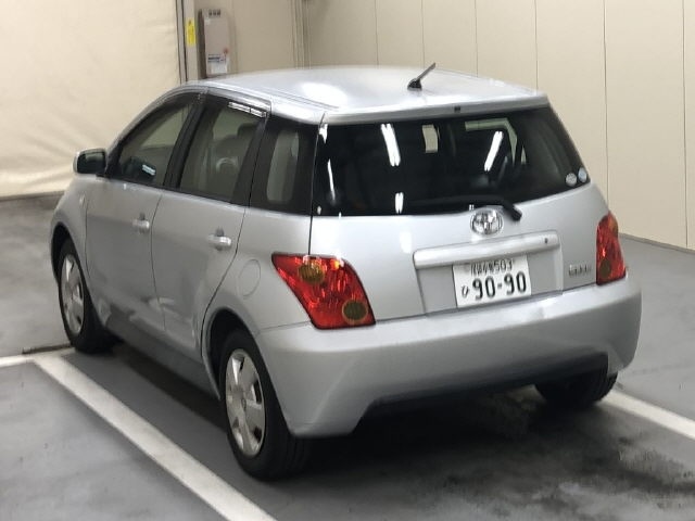 TOYOTA IST