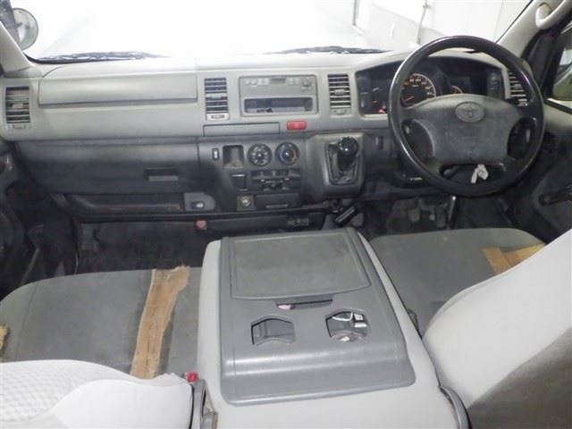 TOYOTA REGIUS ACE