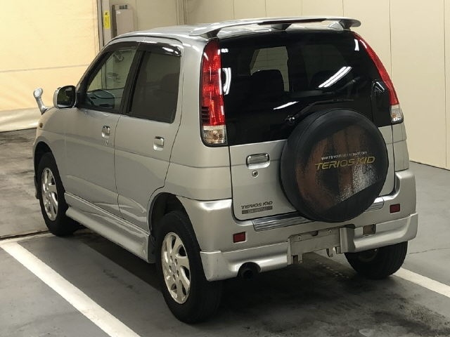 DAIHATSU TERIOS KID