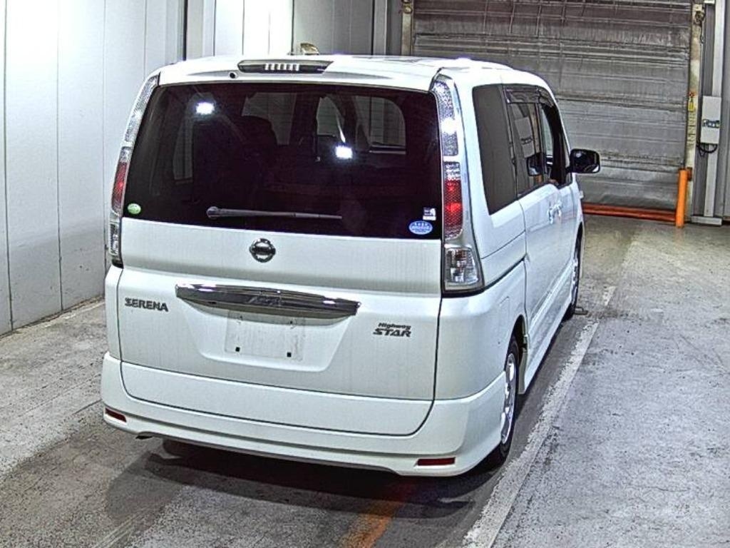NISSAN SERENA