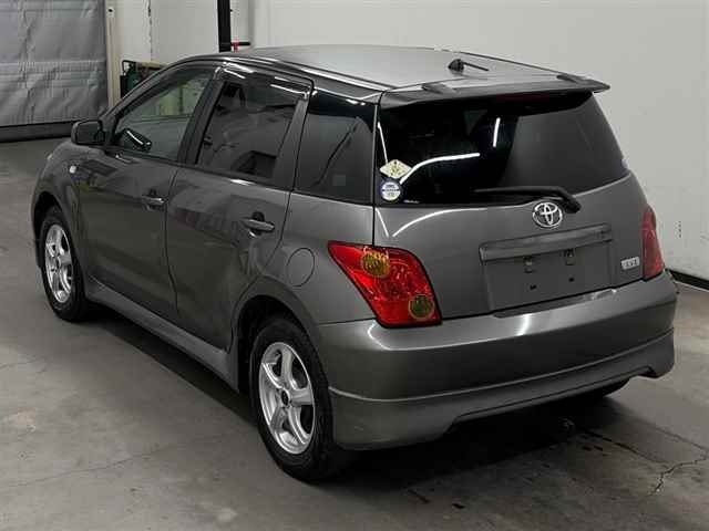 TOYOTA IST