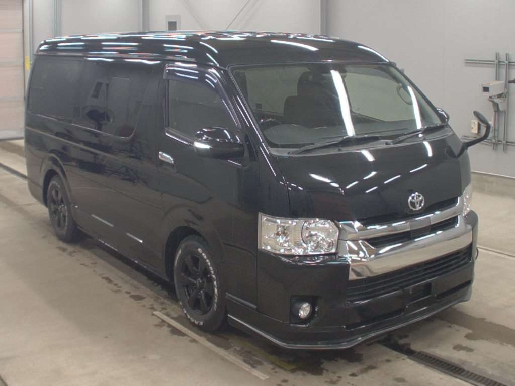 TOYOTA HIACE