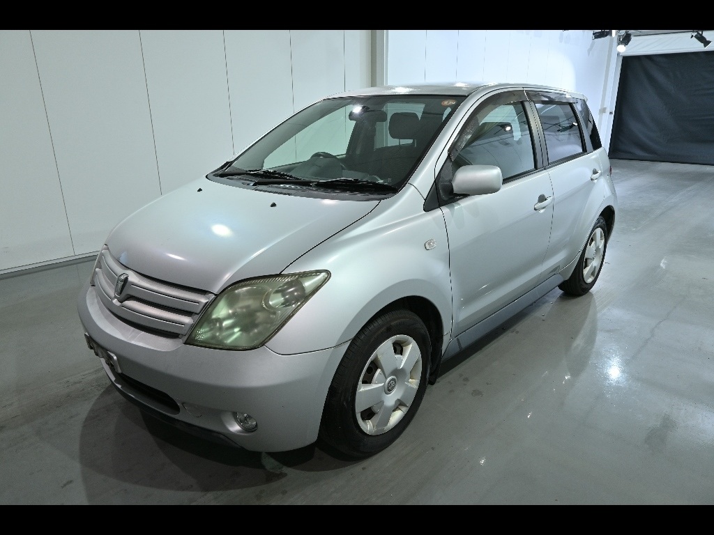 TOYOTA IST