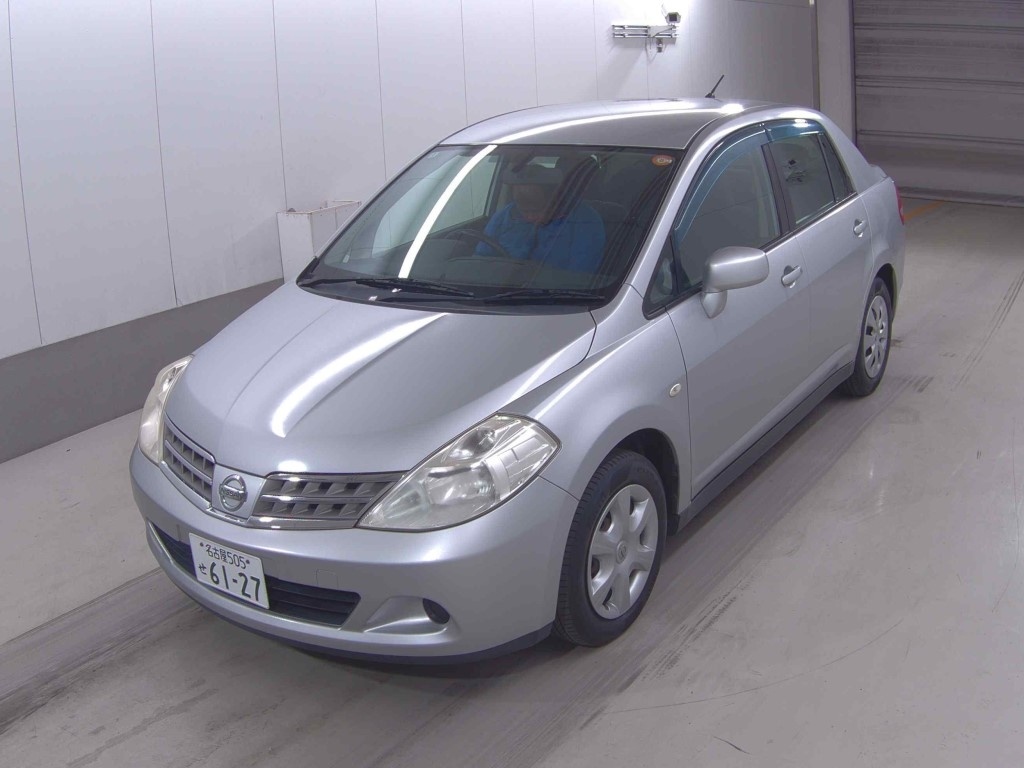 NISSAN TIIDA LATIO