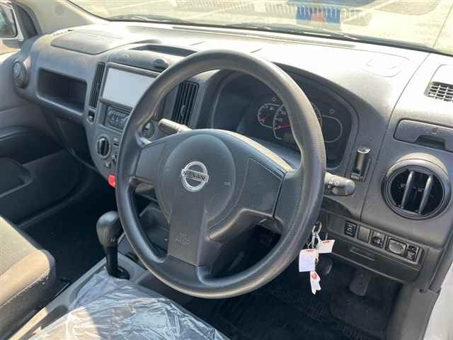 NISSAN AD