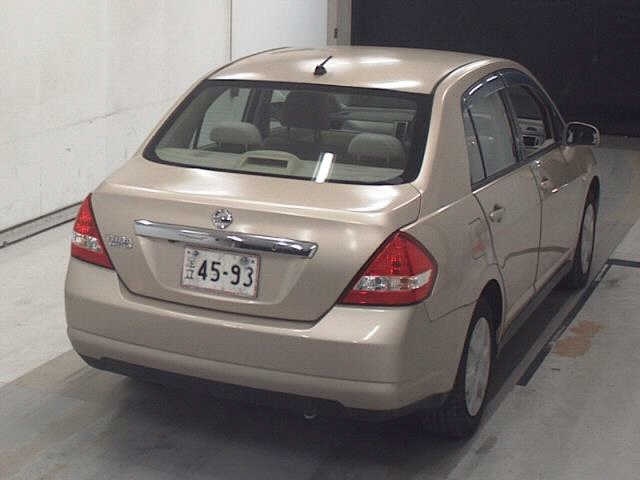 NISSAN TIIDA LATIO