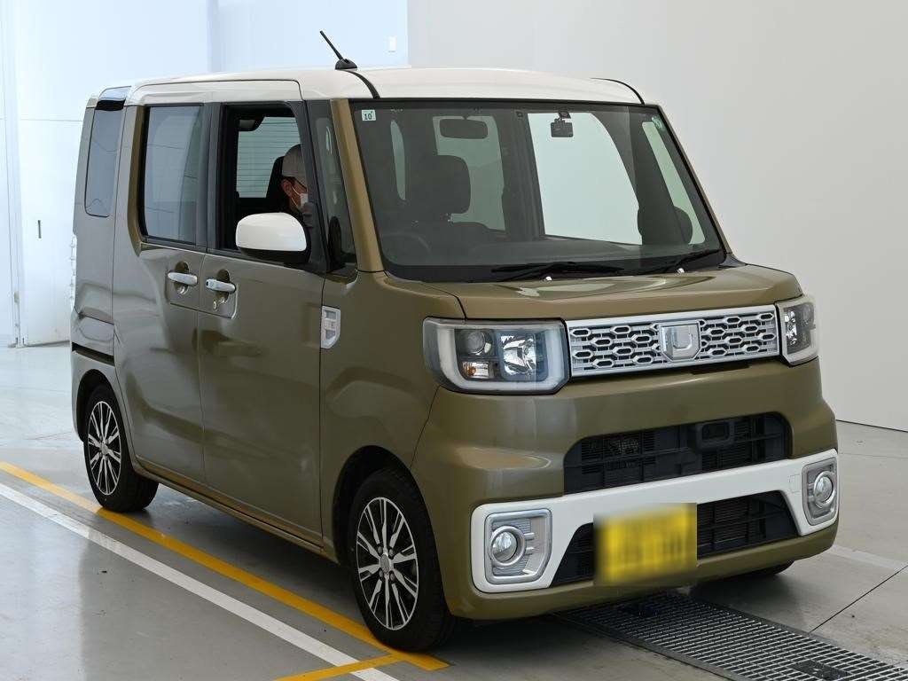 DAIHATSU WAKE