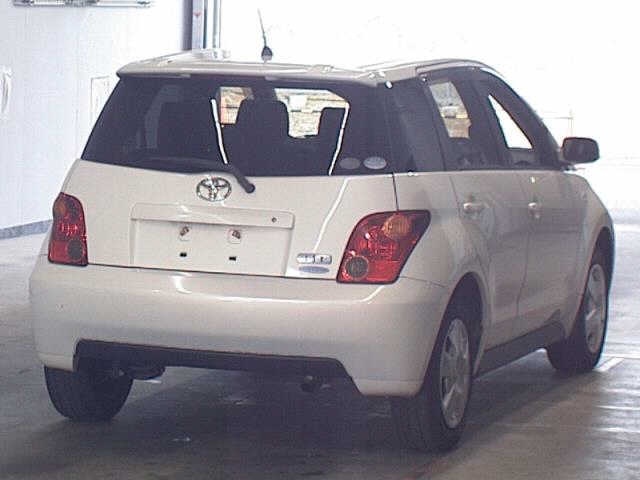 TOYOTA IST
