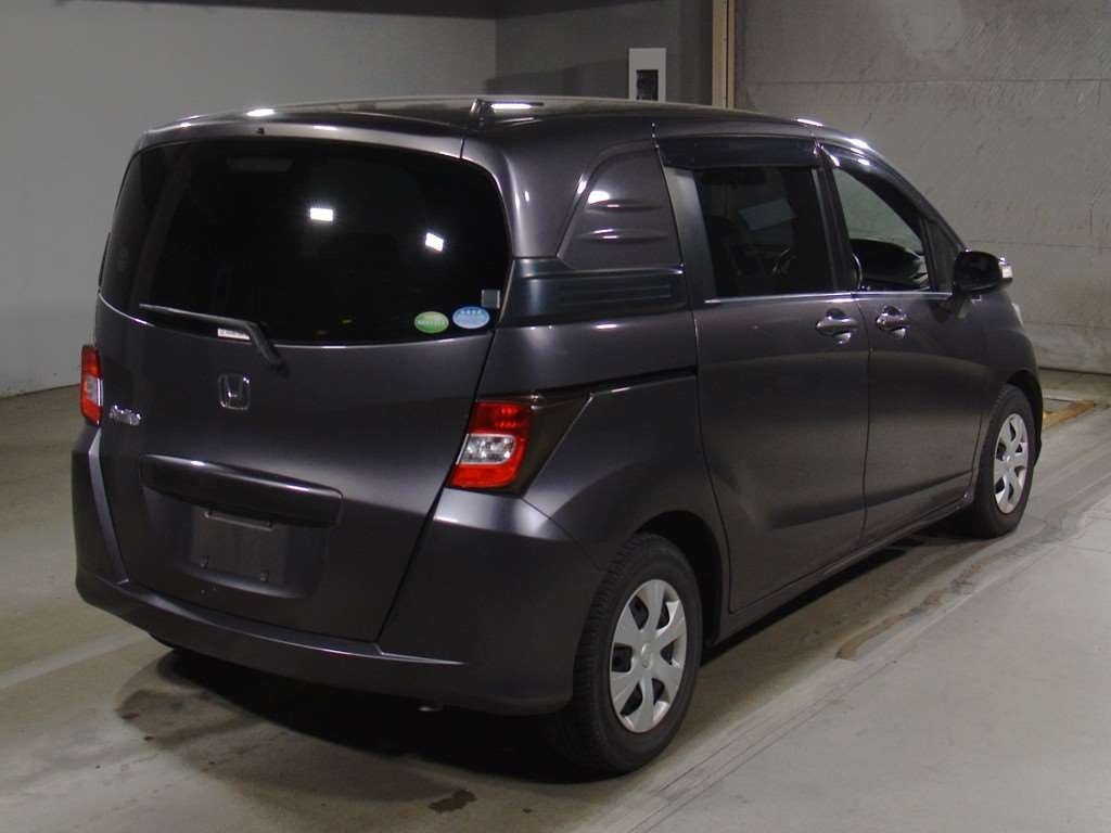 HONDA FREED SPIKE
