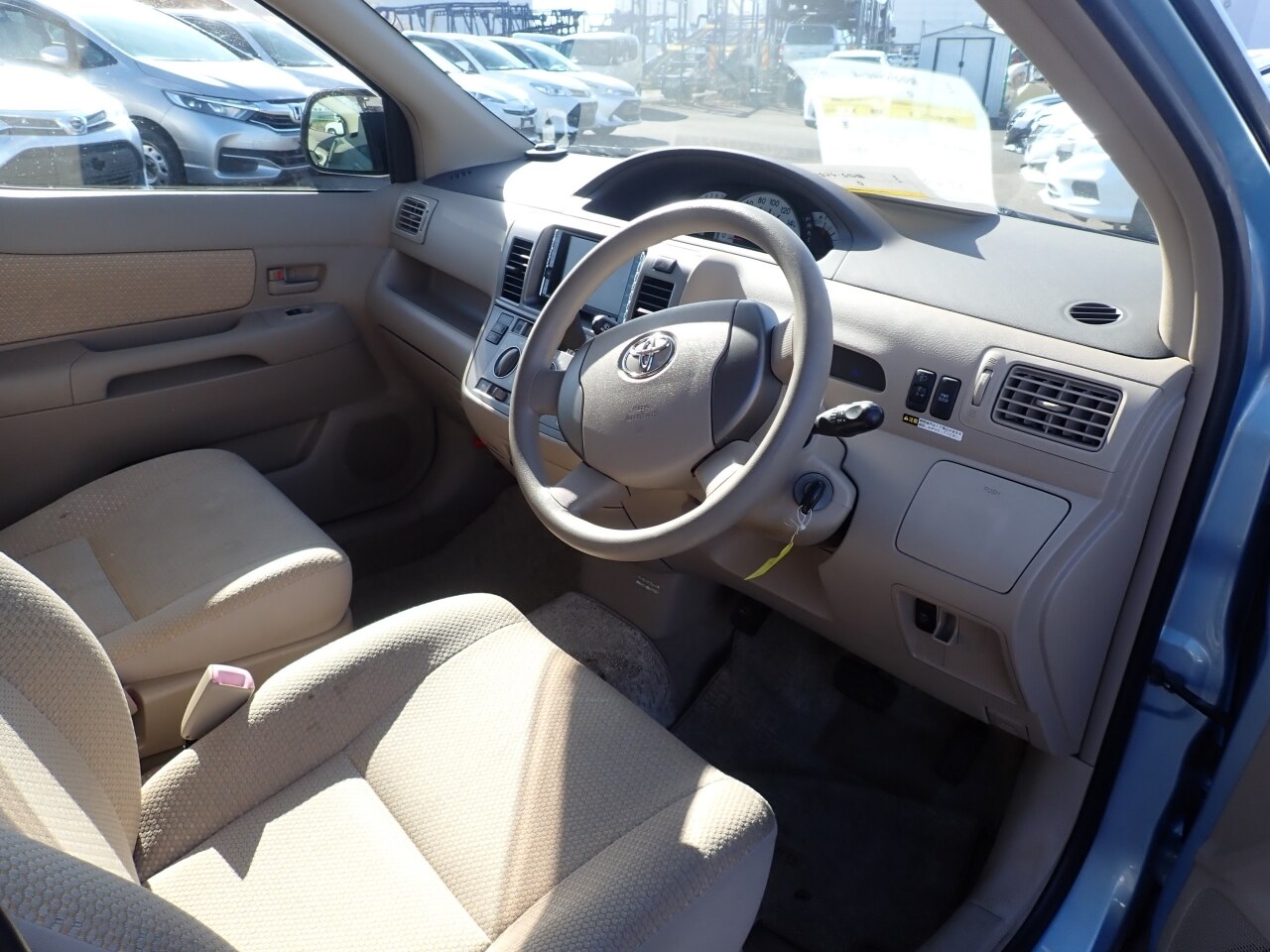 TOYOTA RAUM