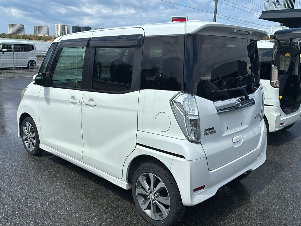 NISSAN DAYZ ROOX