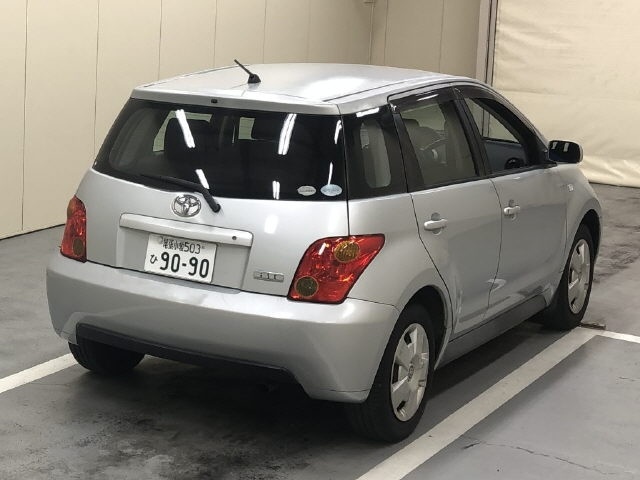 TOYOTA IST
