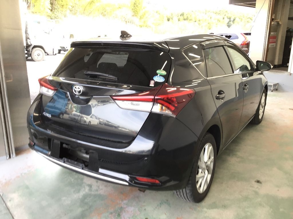 TOYOTA AURIS