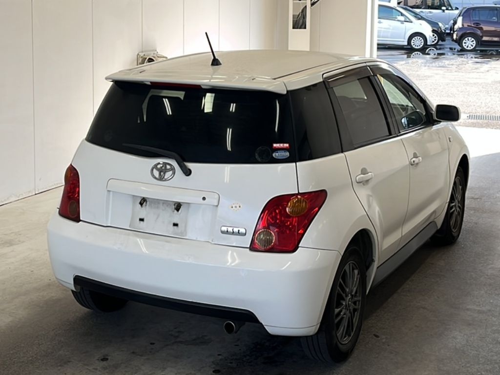 TOYOTA IST