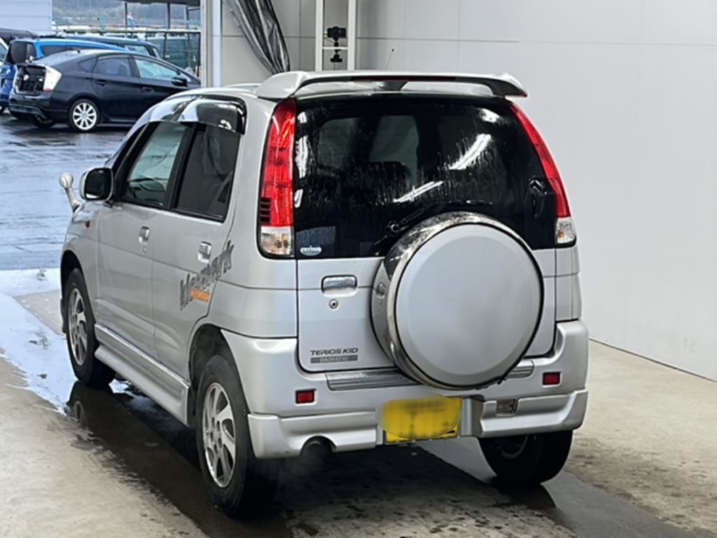 DAIHATSU TERIOS KID