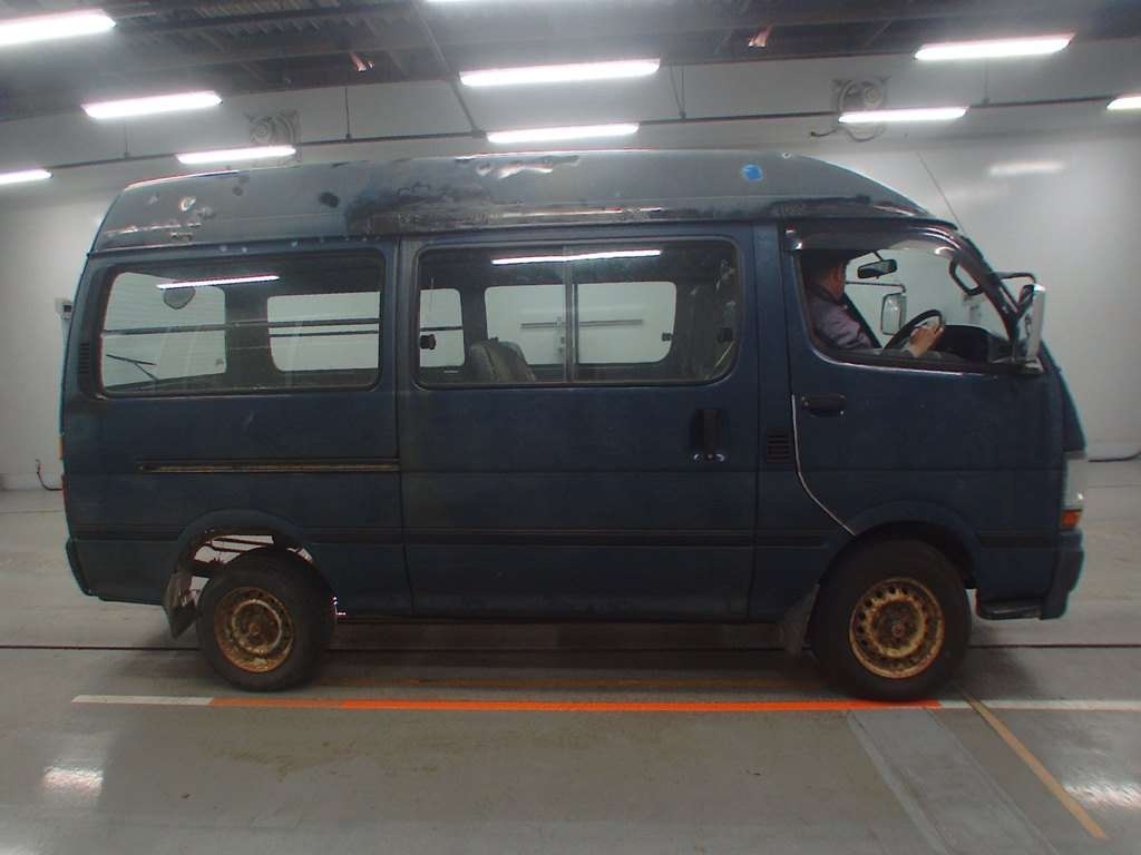 TOYOTA REGIUS ACE