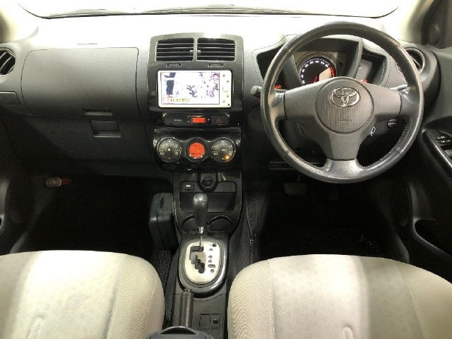 TOYOTA IST