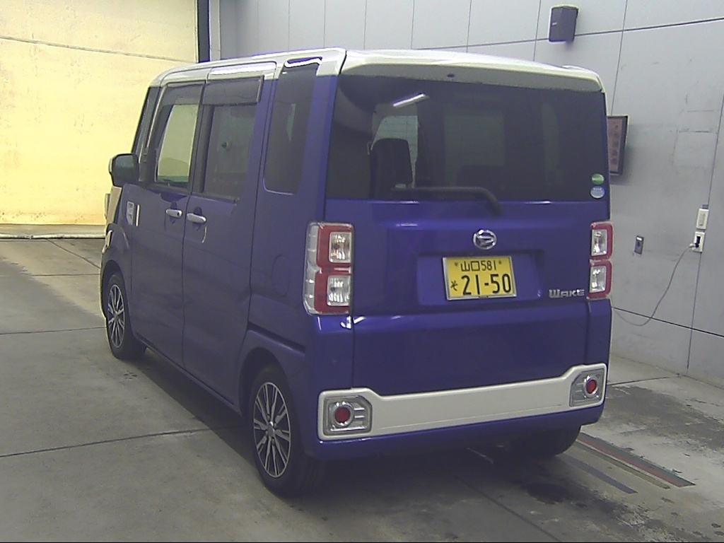 DAIHATSU WAKE