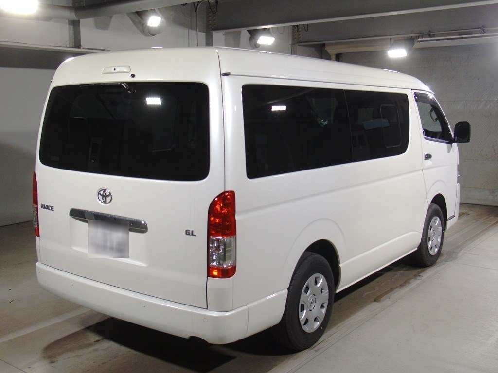 TOYOTA HIACE