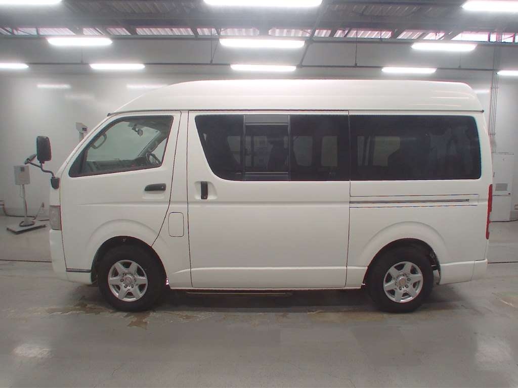 TOYOTA REGIUS ACE