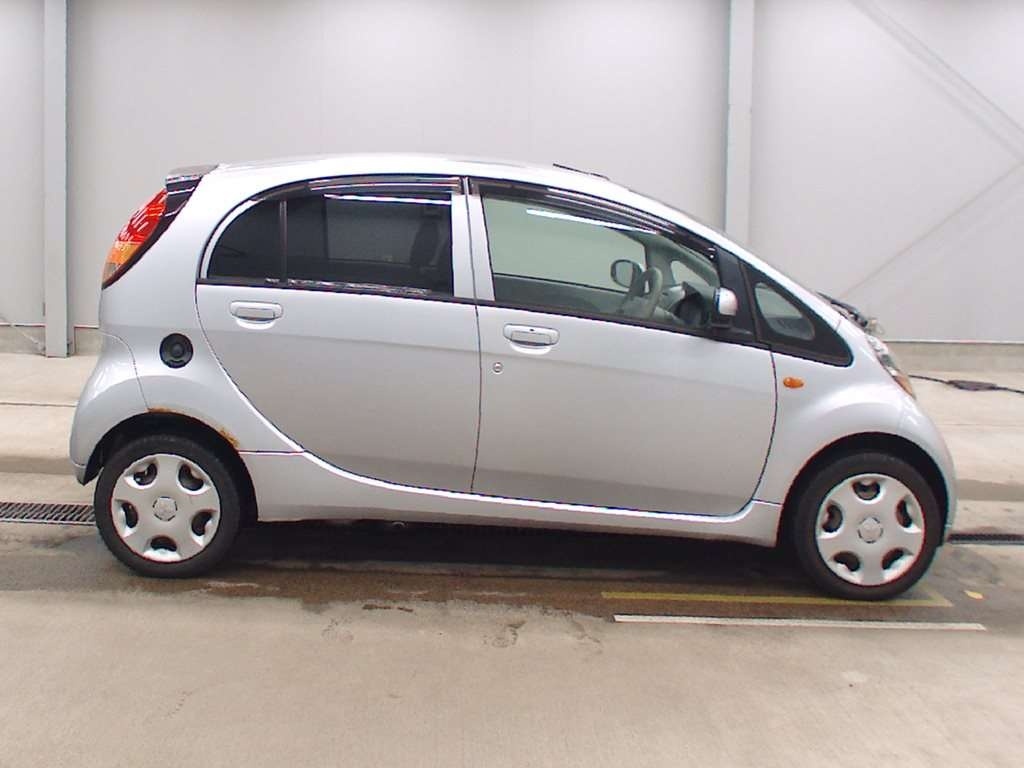 MITSUBISHI I